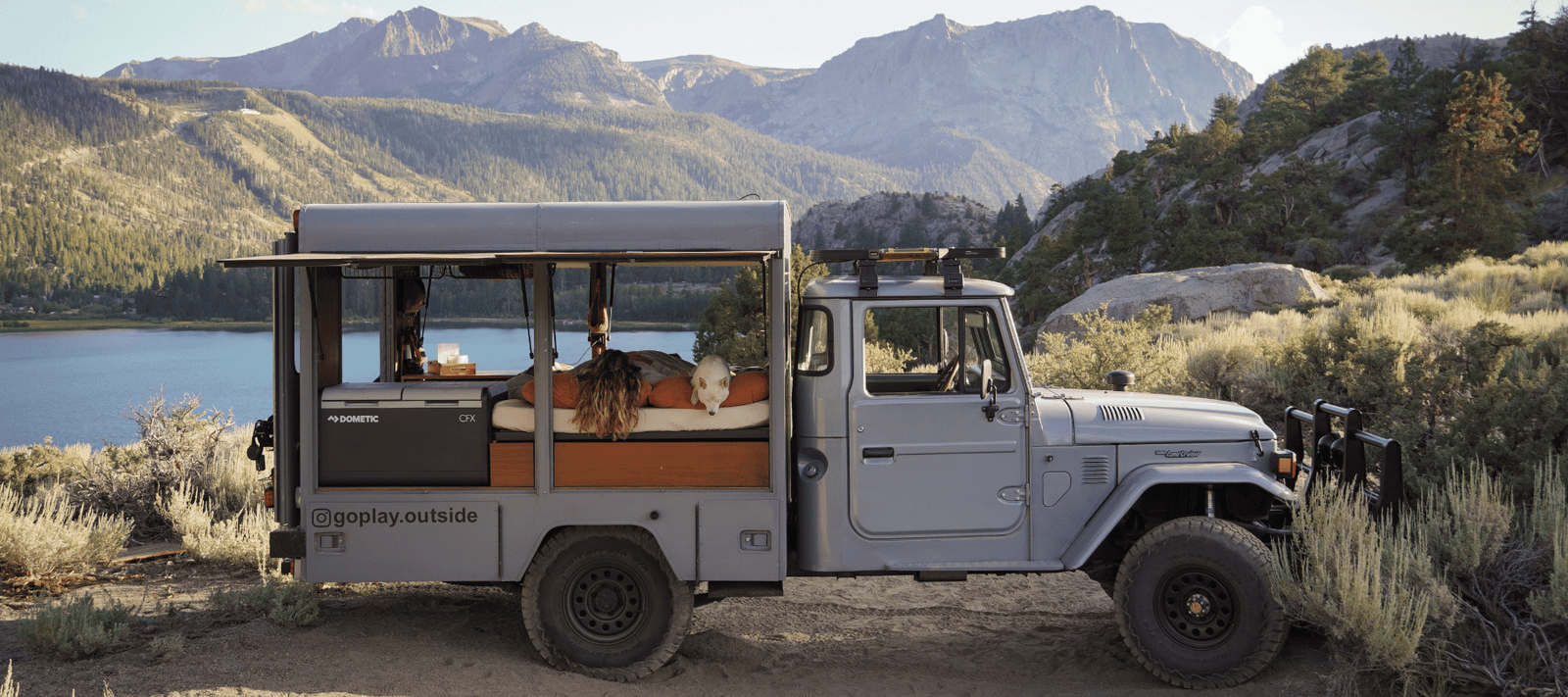 Rigs We Dig: Michael & Lauren’s DIY 1981 Toyota Land Cruiser Glamper